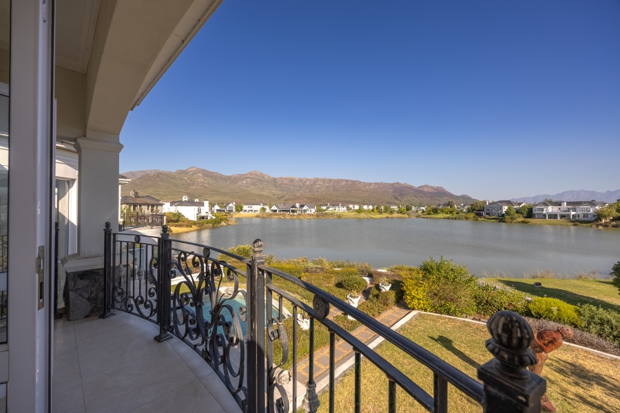 5 Bedroom Property for Sale in Val De Vie Estate Western Cape